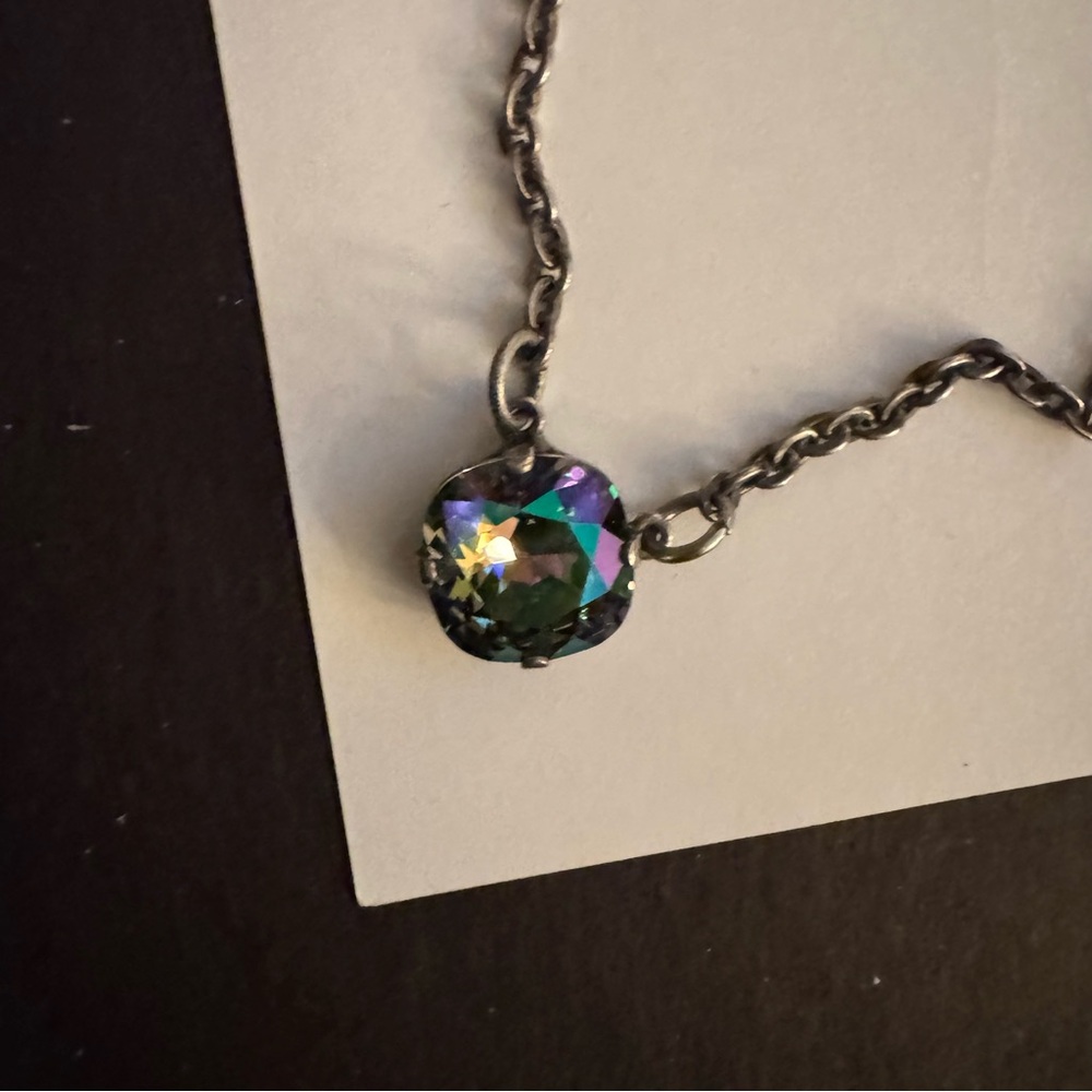 Sabika Iridescent Pendant Necklace